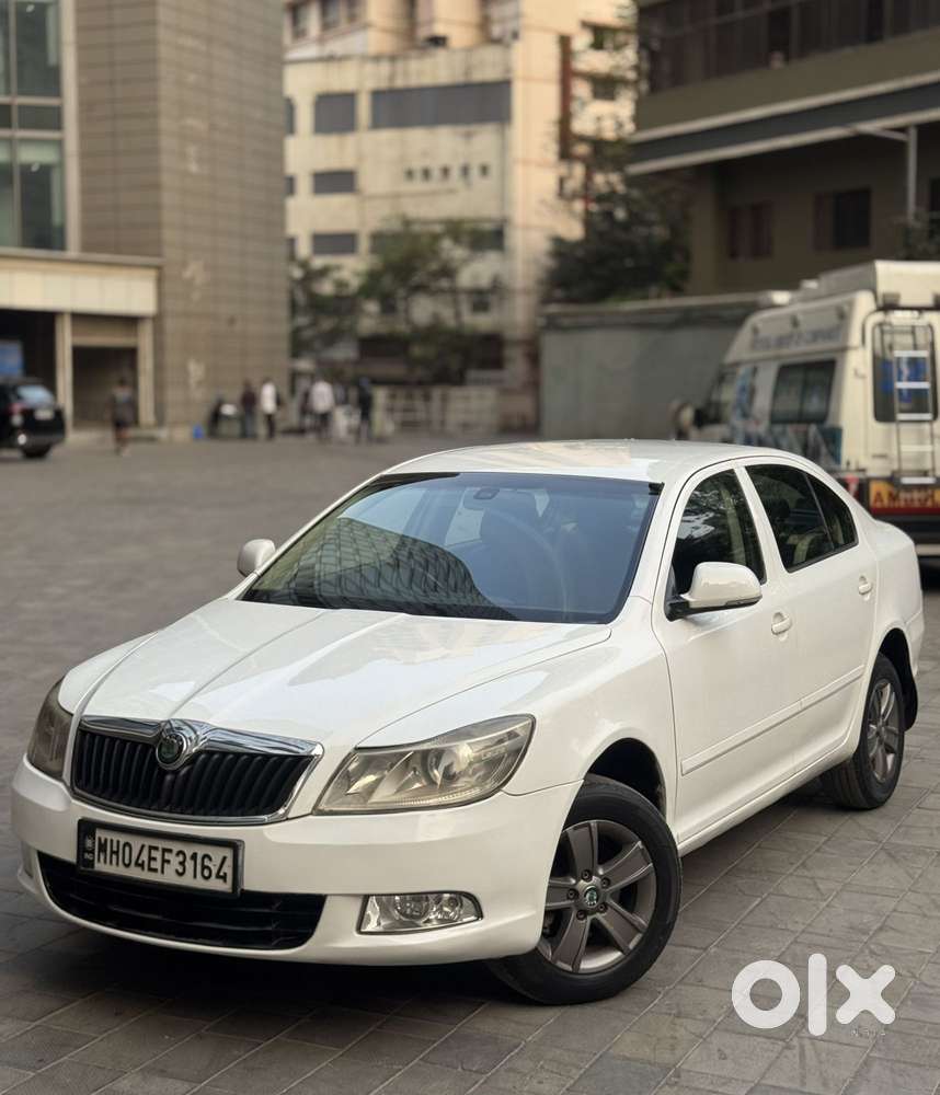 Skoda Laura Ambiente 2.0 Tdi Cr Automatic, 2010, Diesel