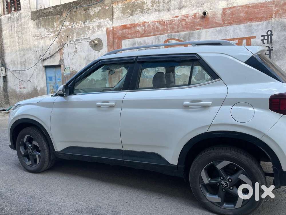 Hyundai Venue 1.2 S (o), 2021, Petrol