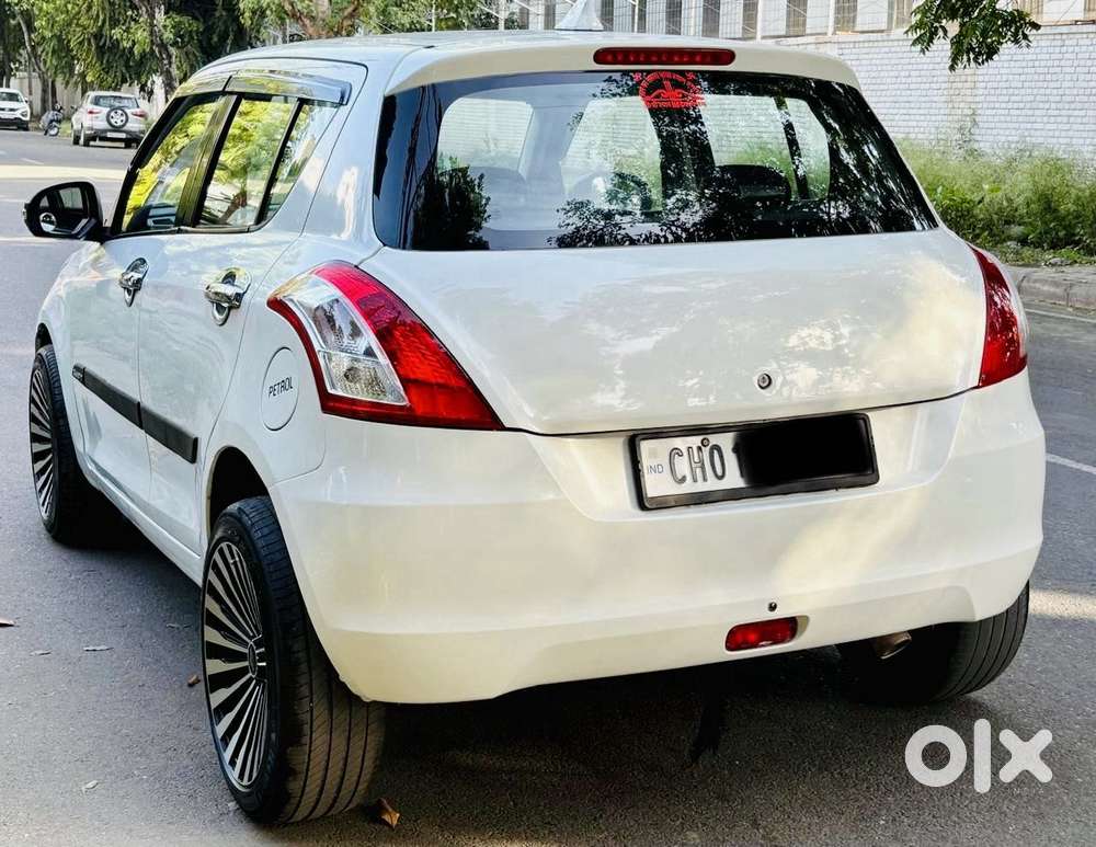 Maruti Suzuki Swift 1.2 Vxi Glory Edition, 2016, Petrol