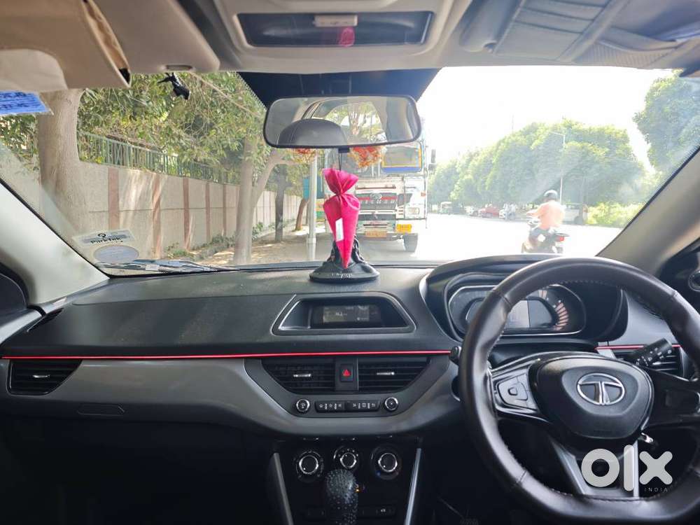 Tata Nexon Xm(s) Petrol Manual (2020 Nov) Sunroof | Delhi Registered