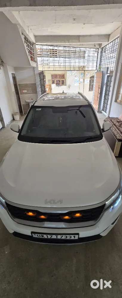 2023 Kia Seltos Htk Plus Imt Petrol  White  45,000 Km  Single Owner