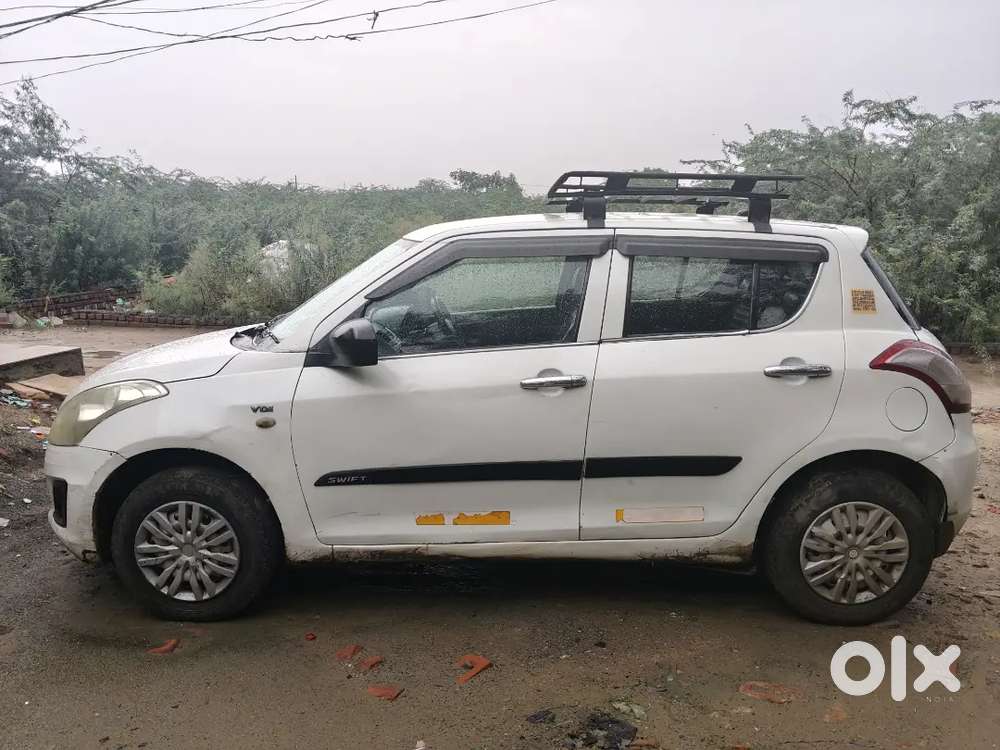 Maruti Suzuki Swift Lxi 2017