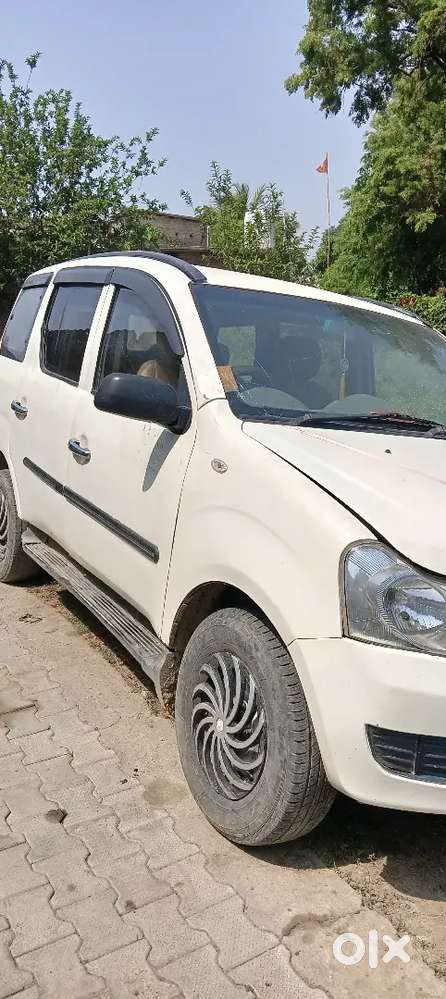 Mahindra Xylo 2012