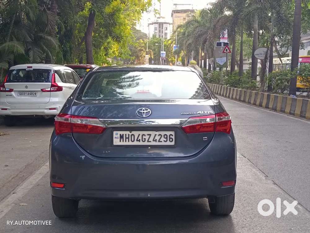 Toyota Corolla Altis 1.8 J 2015 Pure Petrol Car At Mulund West Mumbai
