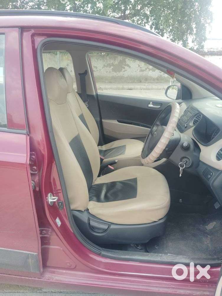 Hyundai Grand I10 Sportz, 2016, Petrol