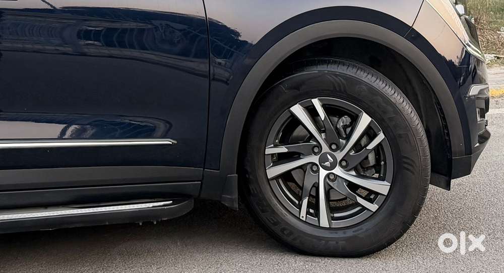 Mahindra Xuv700 2.0 Ax 5 Petrol At Str, 2022, Petrol