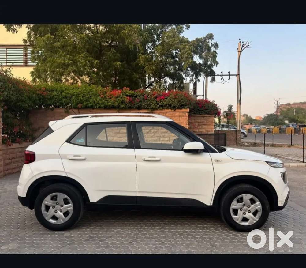 Hyundai Venue 2020 Manual 2nd Owner