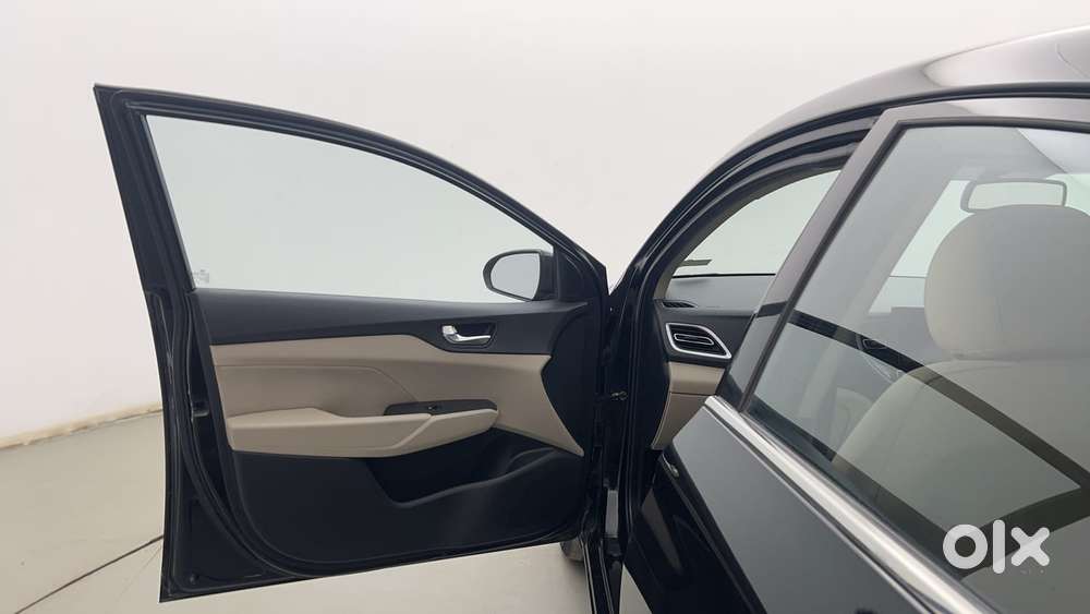 Hyundai Verna 1.5 Sx Ivt, 2022, Petrol