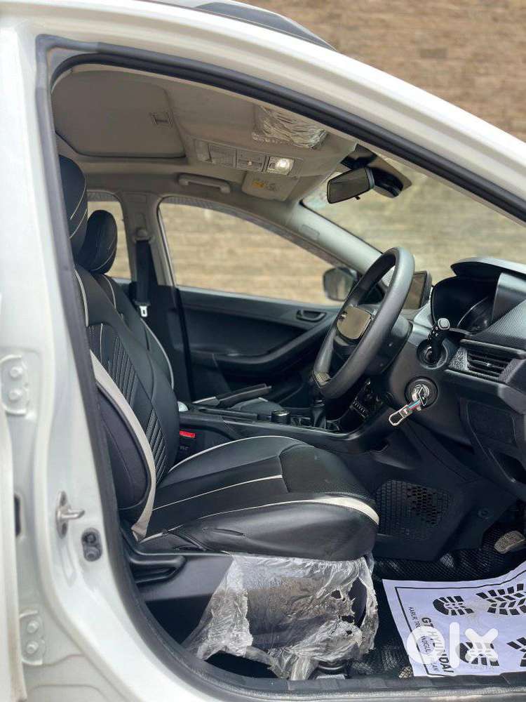 Tata Nexon Smart Plus S 1.2 Revotron Petrol 5 Mt, 2025, Petrol