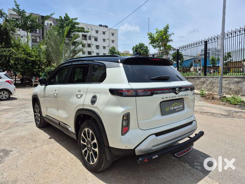 Maruti Suzuki Grand Vitara 1.5 Alpha Smart Hybrid Dual Tone, 2024, P..