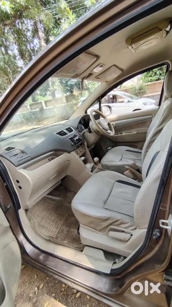 Maruti Suzuki Ertiga Zxi 2012 Top Model