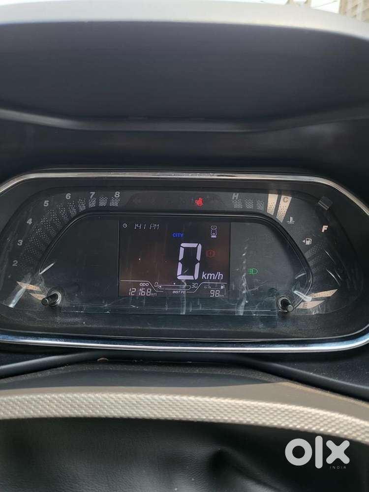 Tata Nexon 2023 Xm Sunroof  Petrol  12k Driven
