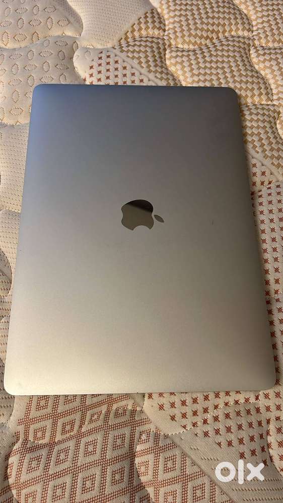 Apple MacBook Pro 13 M2 2022 8GB RAM 256GB SSD Touch Bar #02