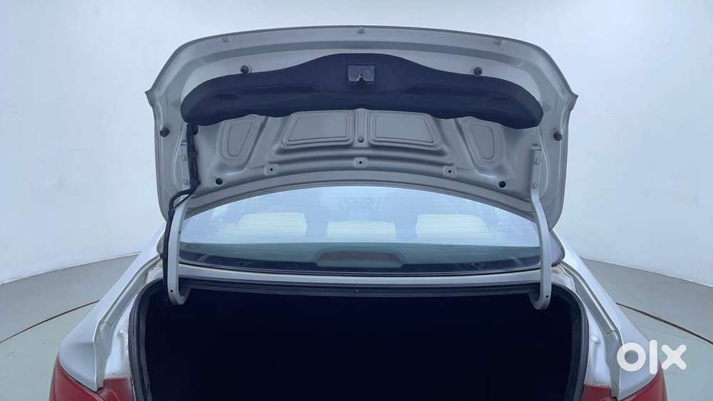 Hyundai Verna Fluidic 1.6 Vtvt Sx, 2017, Petrol