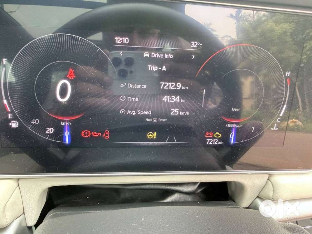 Mahindra Xuv700 2.2 Ax 7 Diesel Mt Luxury Pack Str, 2023, Diesel