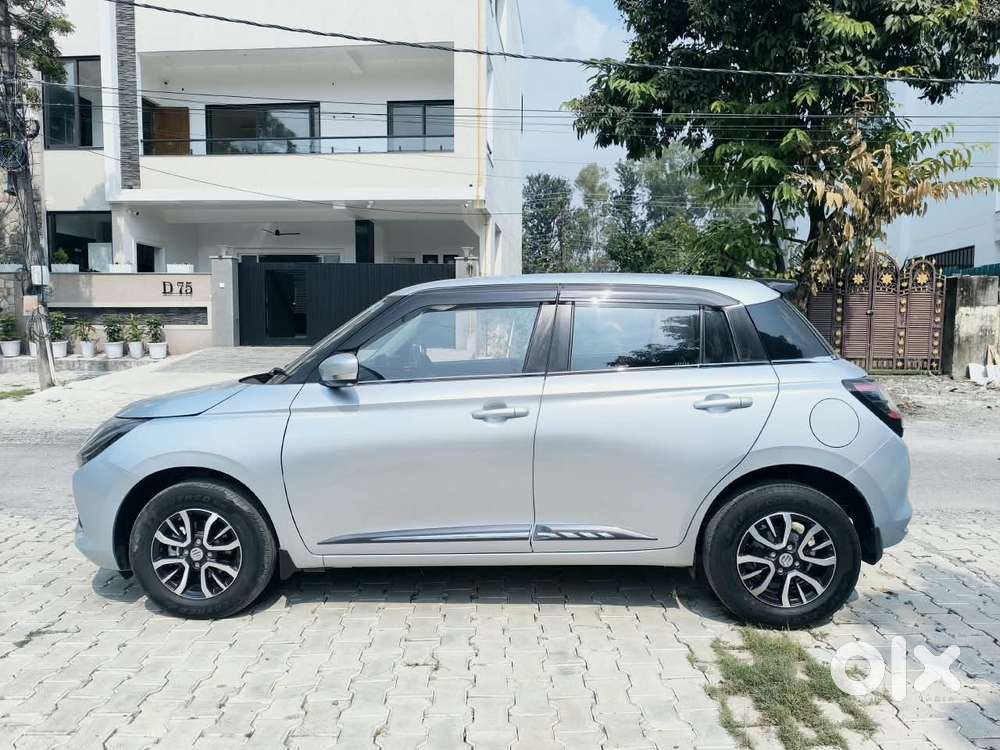 Maruti Suzuki Swift Vxi + Manual, 2026, Petrol