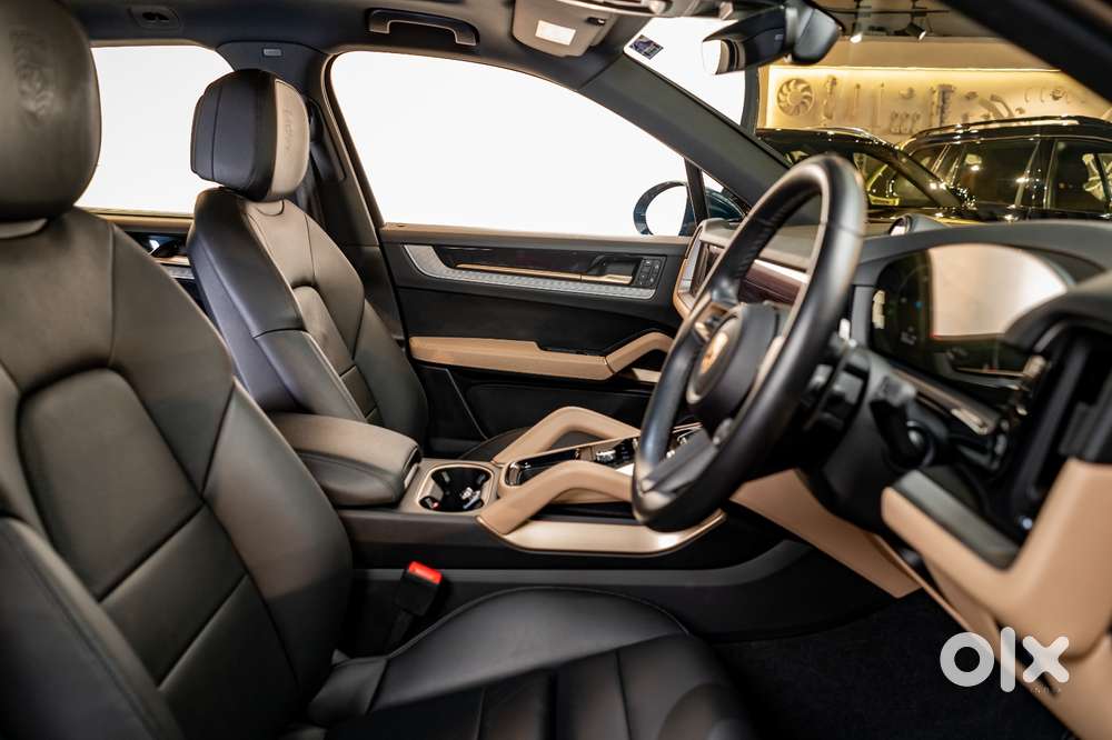 Porsche Cayenne V6 Tiptronic, 2023, Petrol