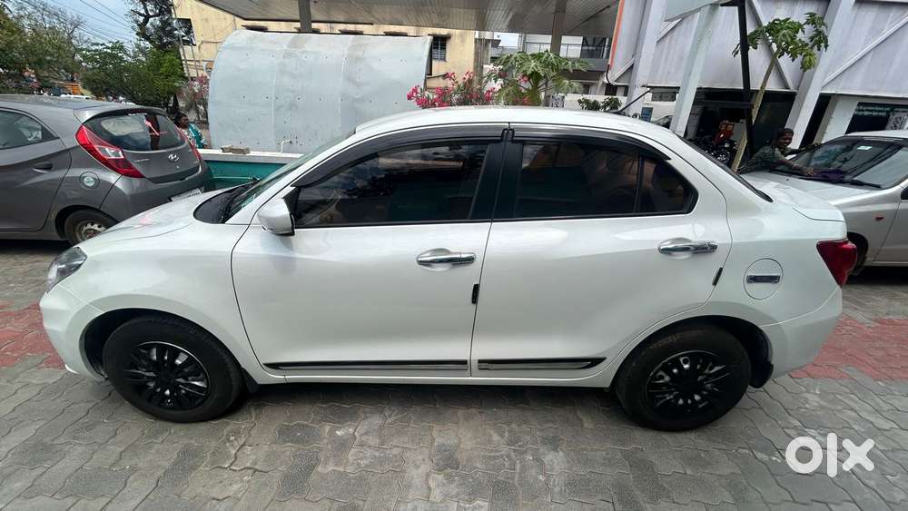 Maruti Suzuki Dzire Vxi Ags, 2021, Petrol