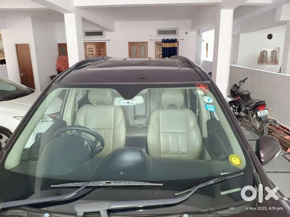 Mahindra Xuv500 W10  2016 Diesel 176000 Km Driven