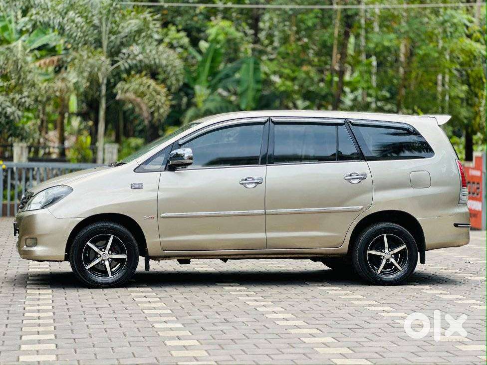 Toyota Innova 2.5 V 7 Str, 2010, Diesel
