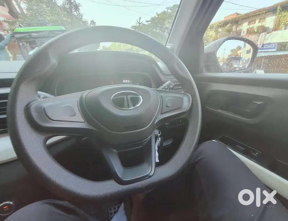 Tata Punch 1.2 Revotron 2025