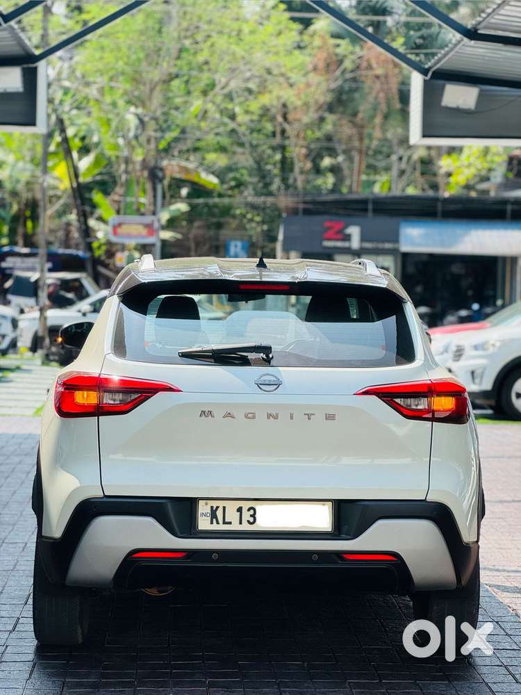 Nissan Magnite 1.0 Xv Premium, 2021, Petrol