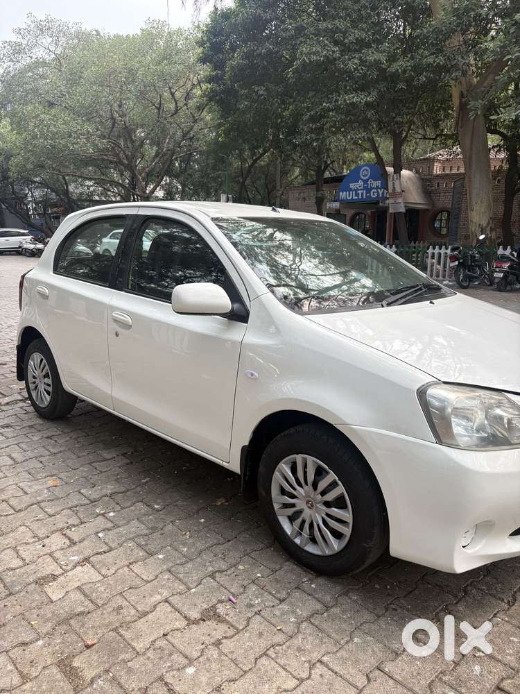 Toyota Etios Liva G, 2012, Petrol