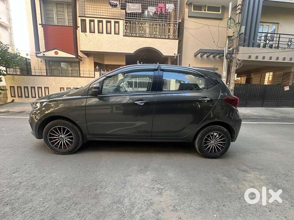 Tata Tiago 1.2 Revotron Xt (o), 2023, Petrol