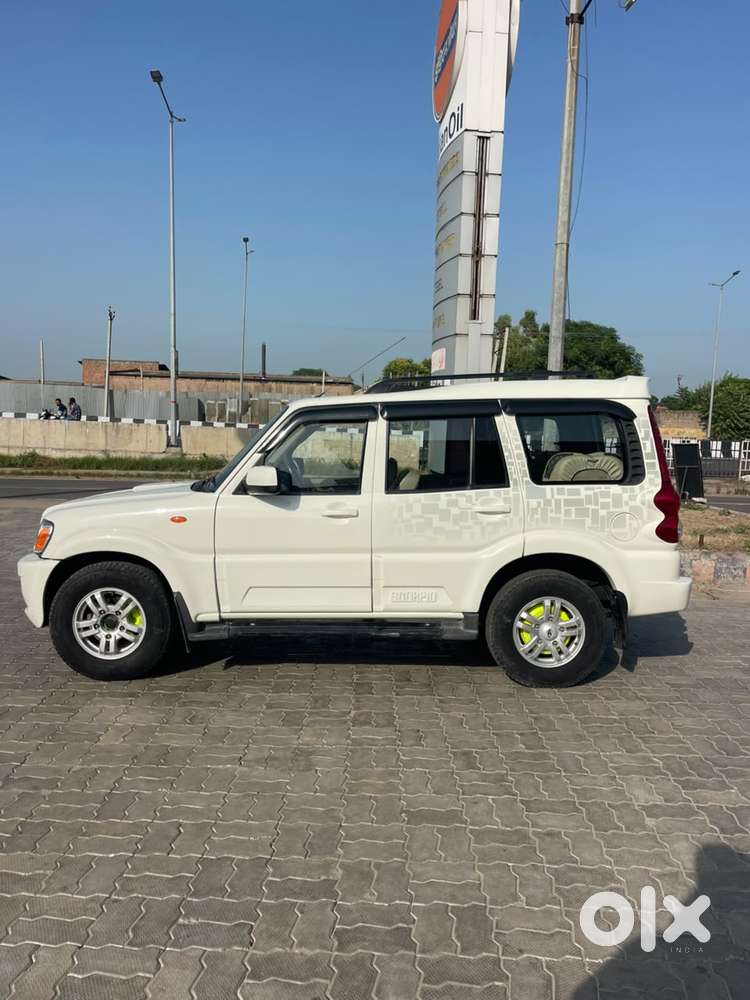 Mahindra Scorpio Vlx 2wd Abs At Bsiii, 2014, Diesel