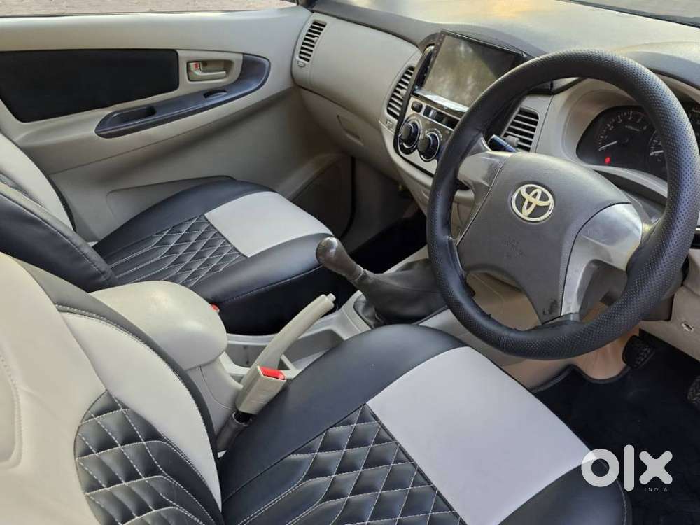 Toyota Innova 2.5 G (diesel) 8 Seater, 2014, Diesel