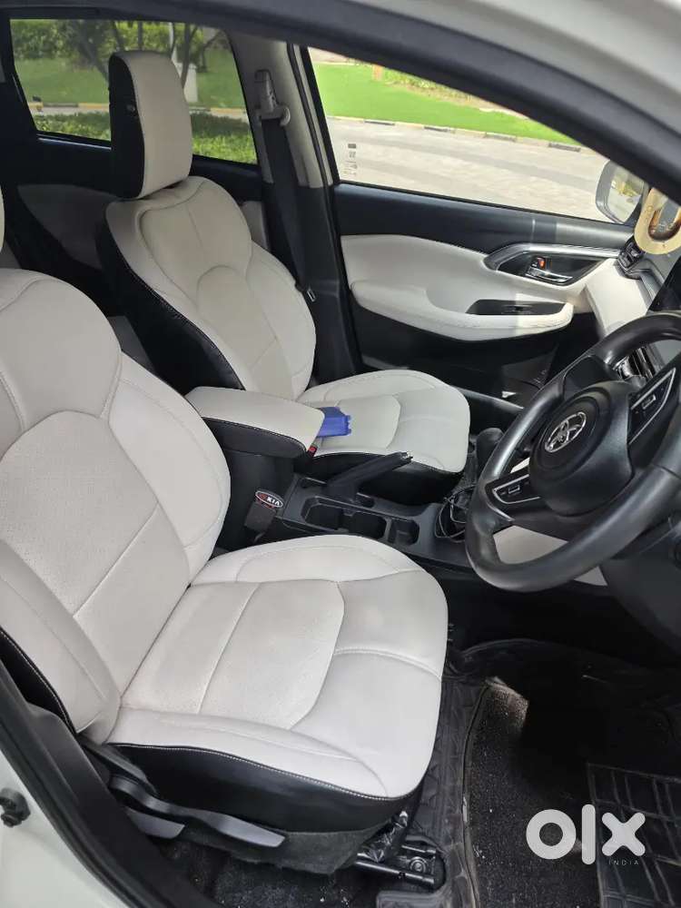 Toyota Urban Cruiser 1.5 Neo Drive 2026 Manual