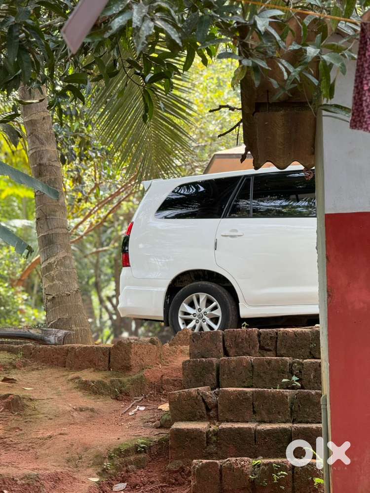 Toyota Innova 2012 Diesel Well Maintained