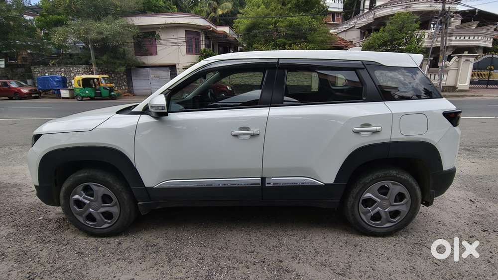 Maruti Suzuki Brezza 1.5 Lxi Smart Hybrid, 2024, Petrol