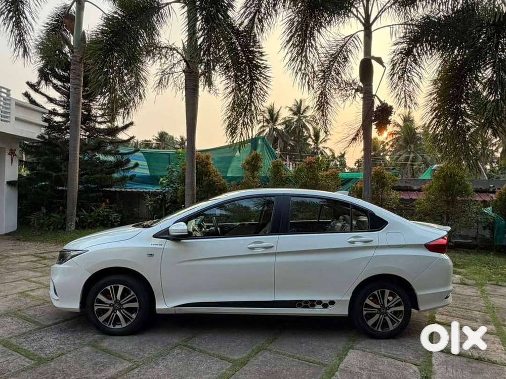 Honda City Pearl White In Excellent Condition