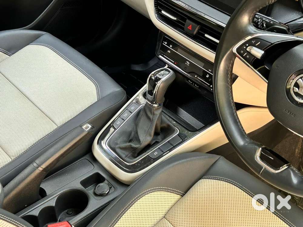 Skoda Slavia 1.0 Tsi Style At, 2023, Petrol