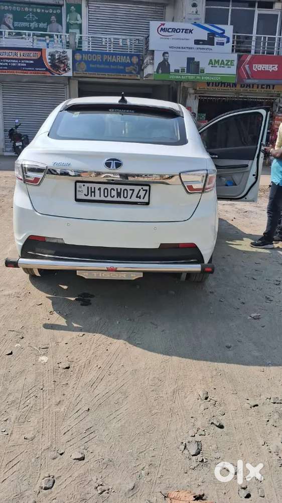 Tata Tigor 2024 Petrol Well Maintained