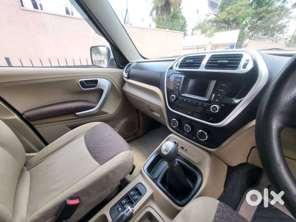 Mahindra Tuv 300 T8, 2016, Diesel
