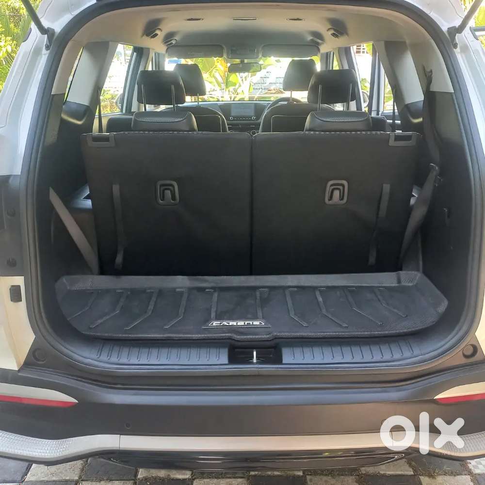 Kia Carens 2022 Petrol 15400 Km Driven Showroom Condition