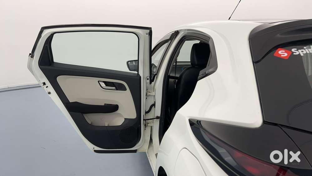 Tata Altroz 1.2 Xza Plus, 2023, Petrol