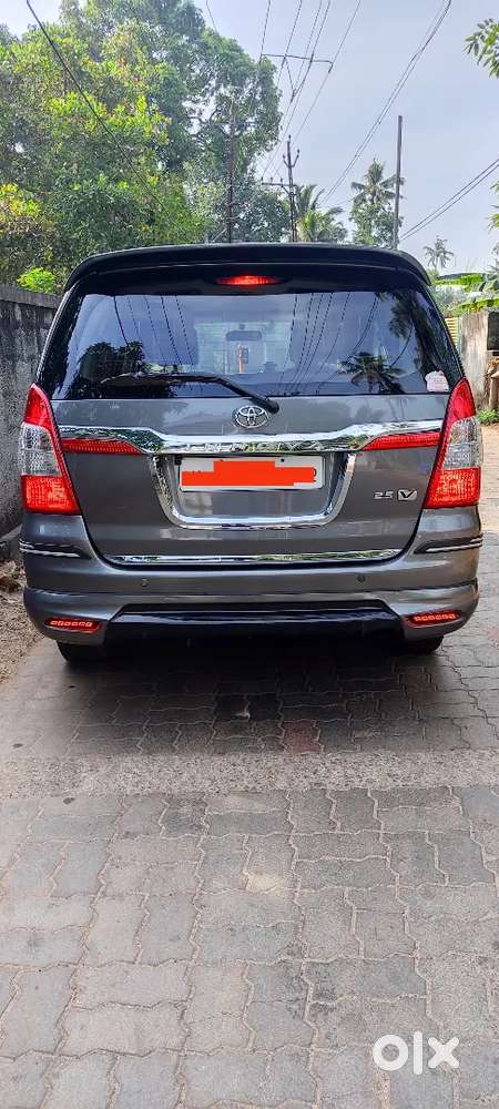 Toyota Innova 2.5 V 2014