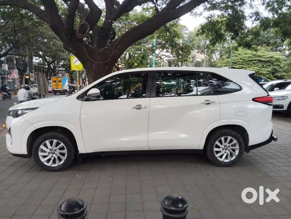 Toyota Innova Hycross 2.0 Gx 8 Str, 2023, Petrol