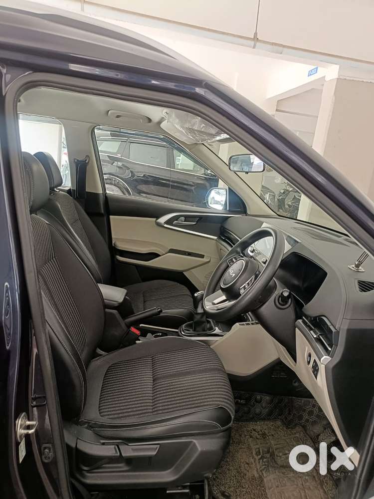 Kia Carens 2023 Petrol