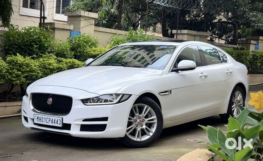 Jaguar Xe Portfolio, 2017, Petrol