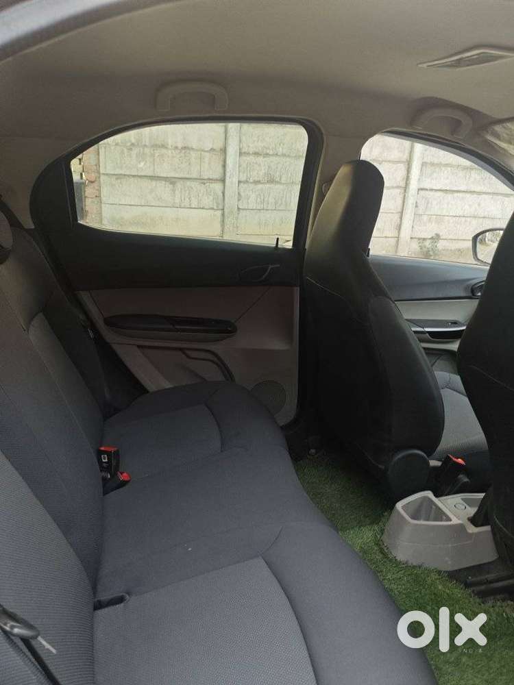 Tata Tiago 1.05 Revotorq Xm, 2017, Petrol
