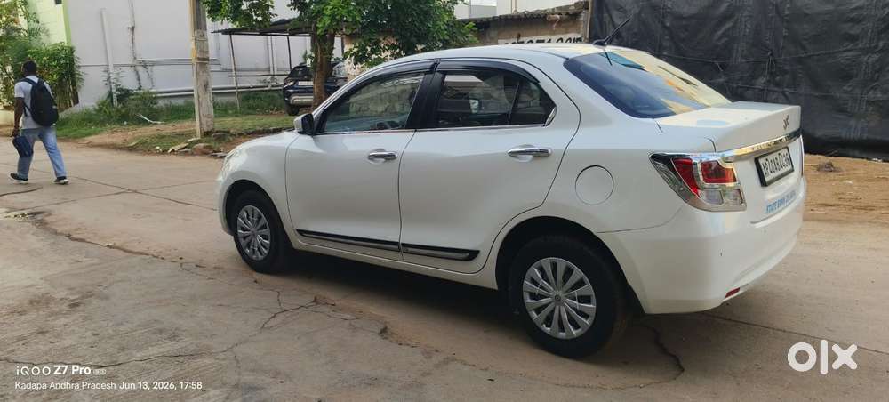 Maruti Suzuki Dzire 1.2 Vxi, 2023, Petrol