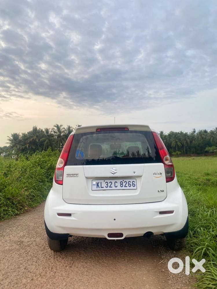 Maruti Suzuki Ritz Petrol Low Kilometee