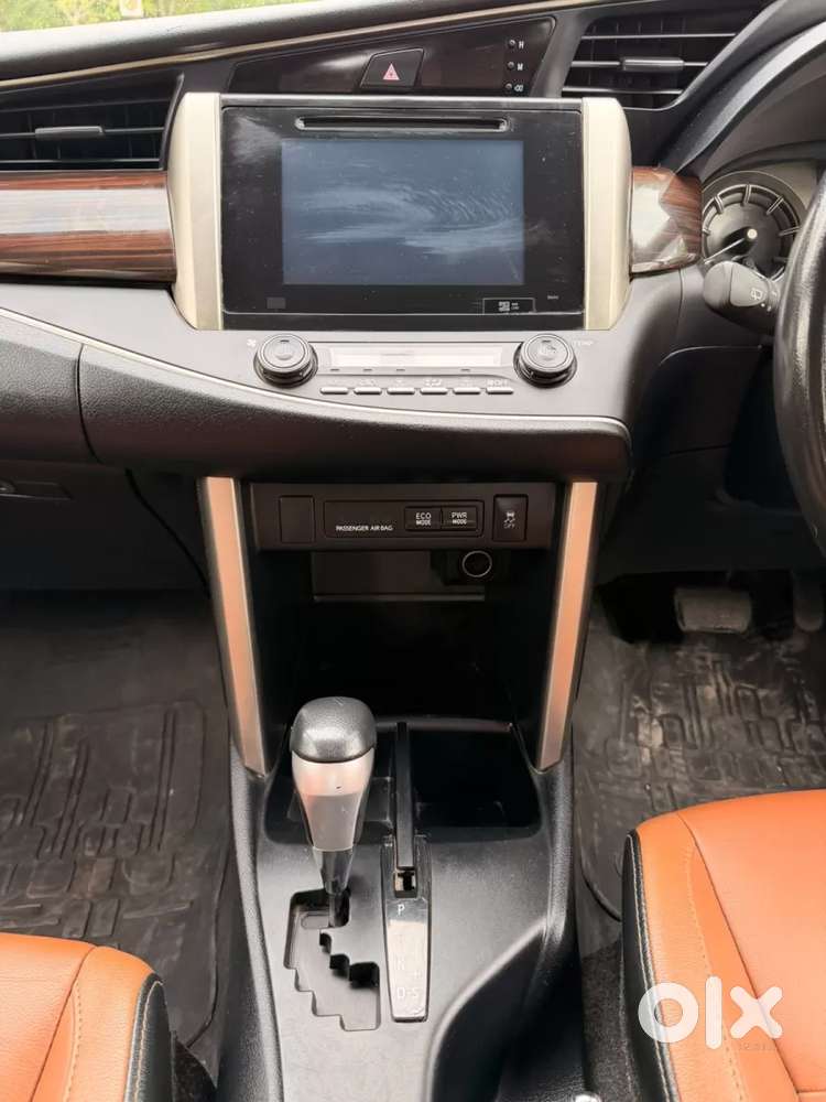Toyota Innova Crysta 2.8 Zx At 7 Seater, 2017, Diesel