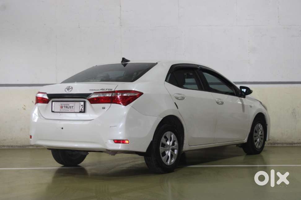 Toyota Corolla Altis [ ] 1.8 J, 2016, Petrol