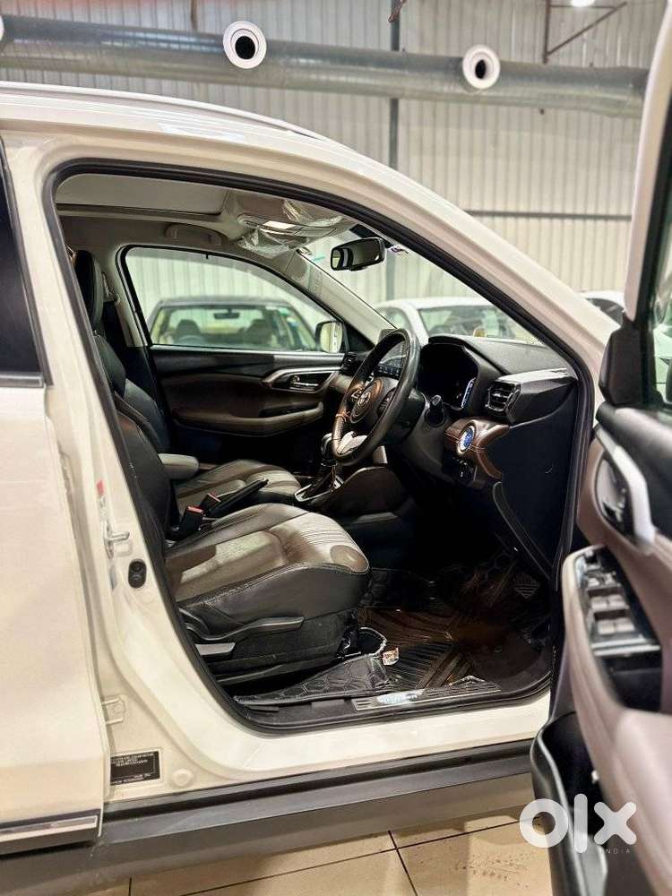 Toyota Urban Cruiser Hyryder 1.5 V Hybrid, 2025, Cng & Hybrids