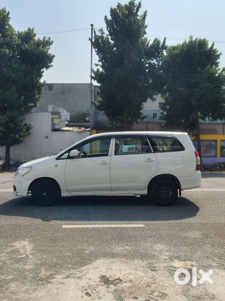 Toyota Innova 2.5 G (diesel) 7 Seater Bs Iv, 2014, Diesel